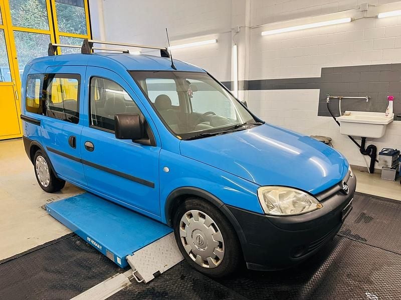 Gebraucht Opel Combo 100 PS (73 kW) 2011
