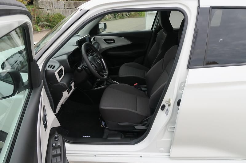 Neu Suzuki Swift 82 PS (60 kW) 2025 Weiss Limousine