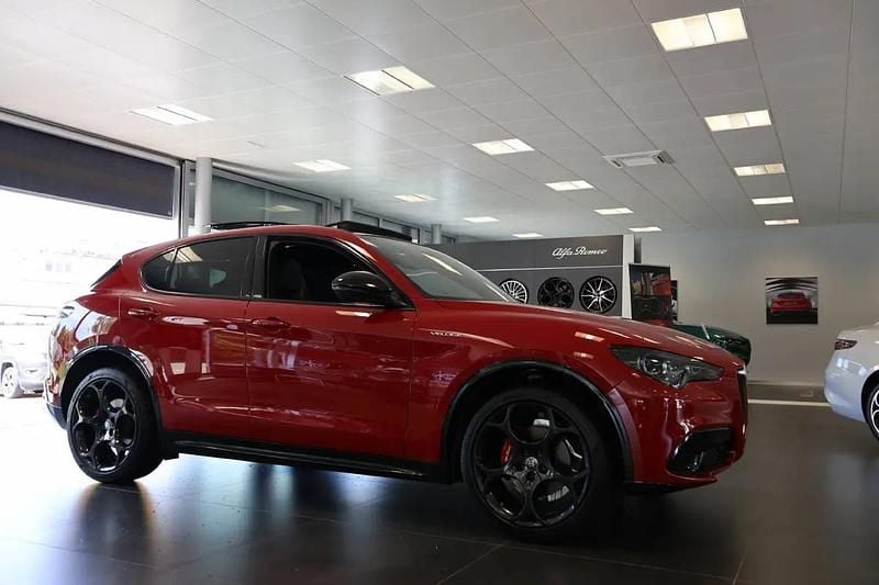 Neu Alfa Romeo Stelvio Veloce 280 PS (205 kW) 2025 Rot SUV