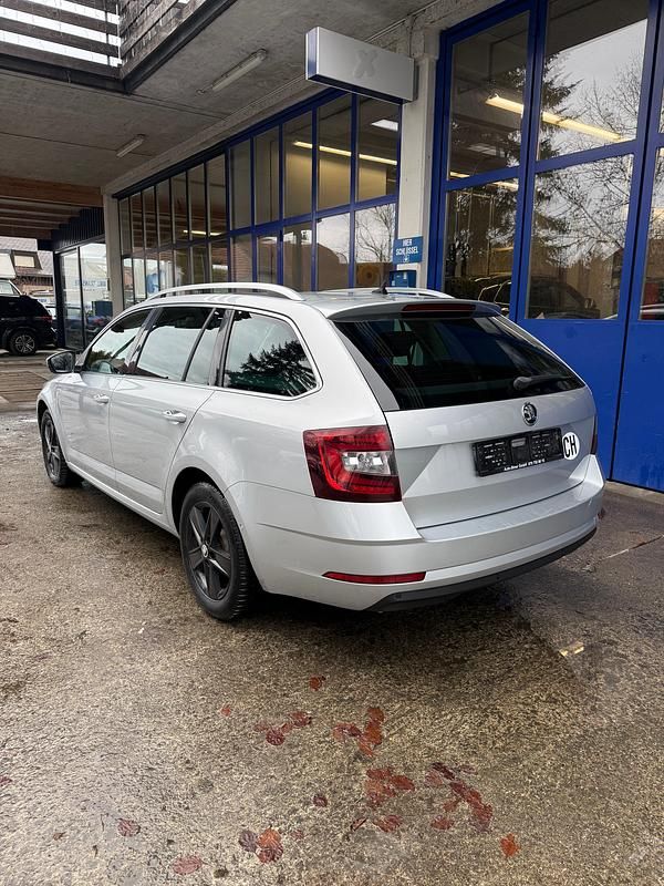 Gebraucht Skoda Octavia LAURIN & KLEMENT 184 PS (135 kW) 2017 Kombi