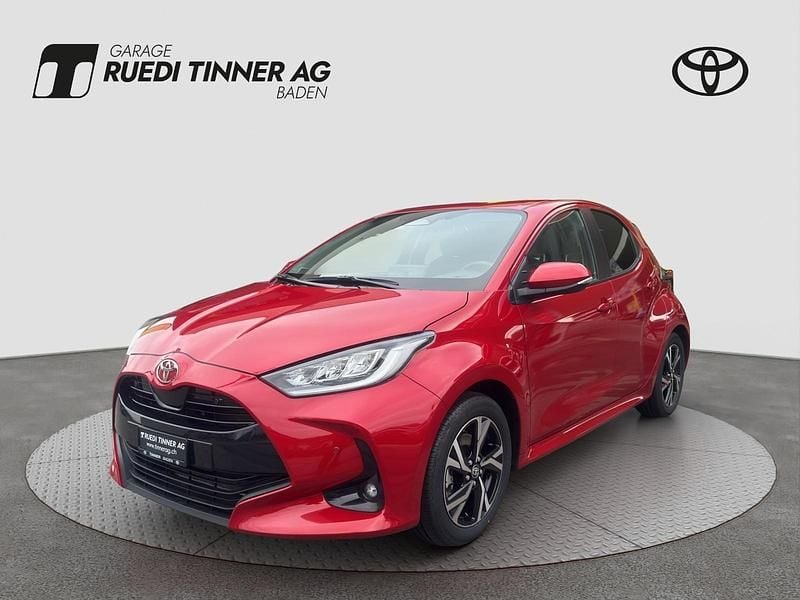 Rot Gebraucht 2025 Toyota Yaris Hybrid Trend Limousine | CHF 25’500 (Fairer Preis) - Bild 1/4