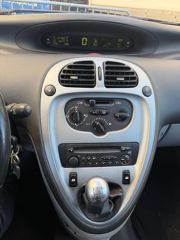 Gebraucht Citroën Xsara Picasso 110 PS (80 kW) 2011 Van / Kleinbus