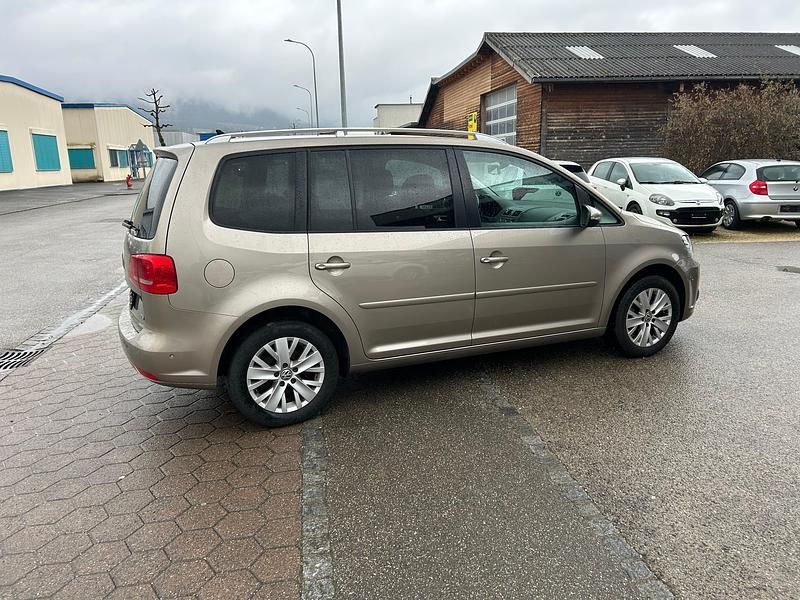 Gebraucht VW Touran Comfortline 140 PS (102 kW) 2013 Van / Kleinbus