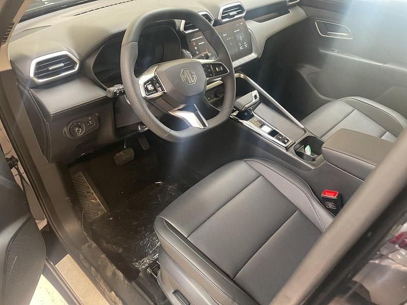 Neu MG ZS Luxury 197 PS (144 kW) 2025 Limousine