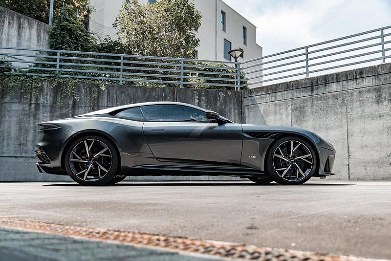 Gebraucht Aston Martin DBS 725 PS (533 kW) 2019 Coupé