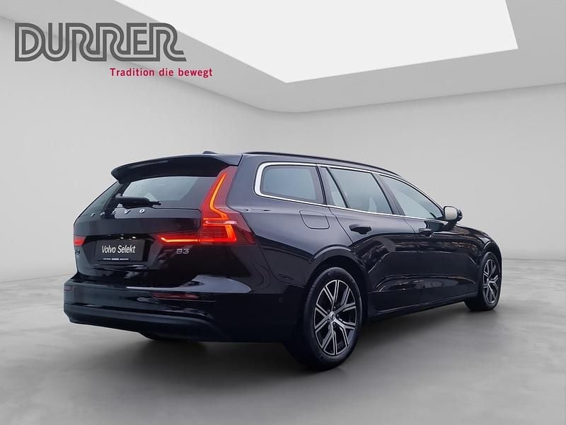 Gebraucht Volvo V60 Core 197 PS (144 kW) 2022 Kombi