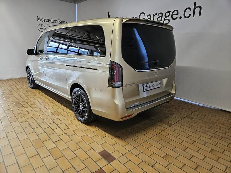 Gebraucht Mercedes V300 Exclusive 237 PS (174 kW) 2025 Gold Van / Kleinbus