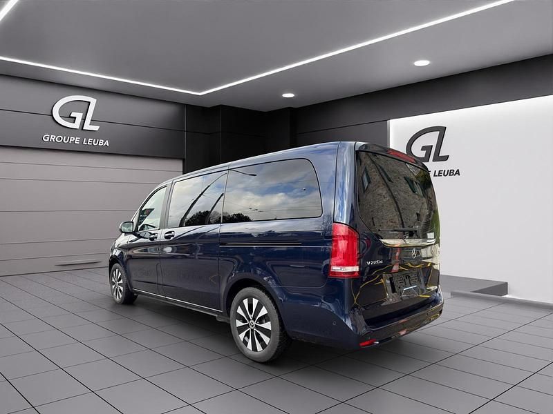 Gebraucht Mercedes V220 Exclusive 163 PS (119 kW) 2021 Blau Van / Kleinbus