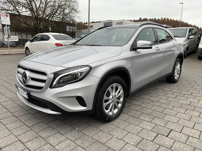 Gebraucht Mercedes GLA250 Urban 211 PS (155 kW) 2016 SUV