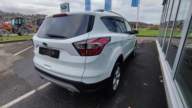 Gebraucht Ford Kuga Titanium 150 PS (110 kW) 2017 Weiss SUV
