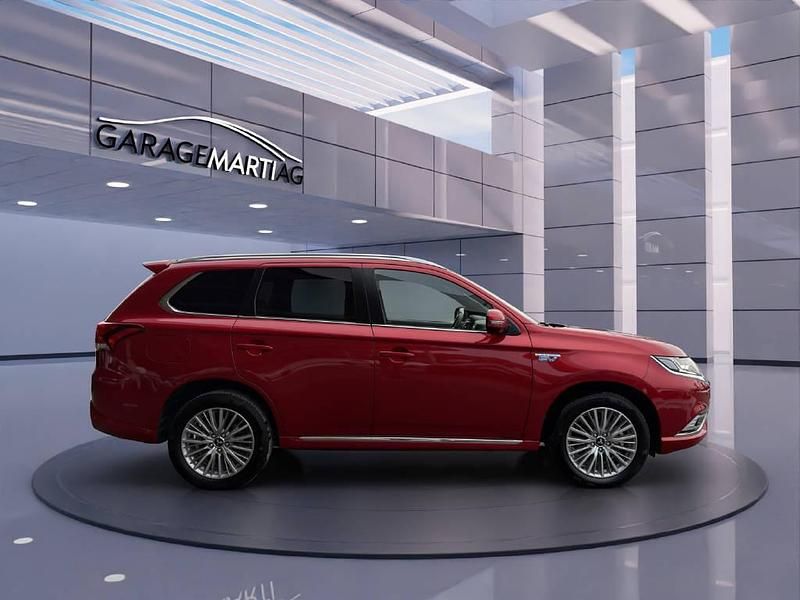 Gebraucht Mitsubishi Outlander P-HEV 224 PS (164 kW) 2018 Rot SUV