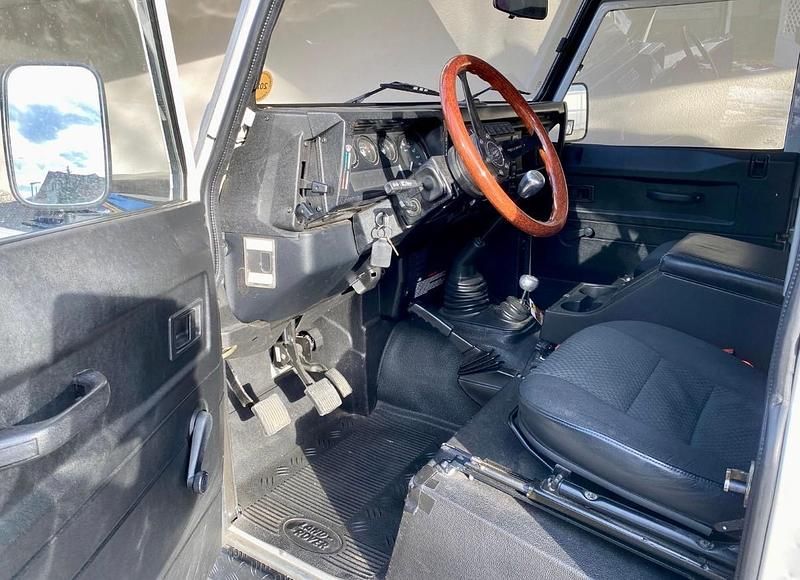 Gebraucht Land Rover Defender 177 PS (130 kW) 2005 Kombi