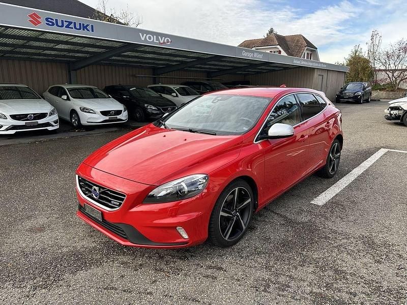 Gebraucht Volvo V40 Kinetic 190 PS (139 kW) 2014 Rot Kombi