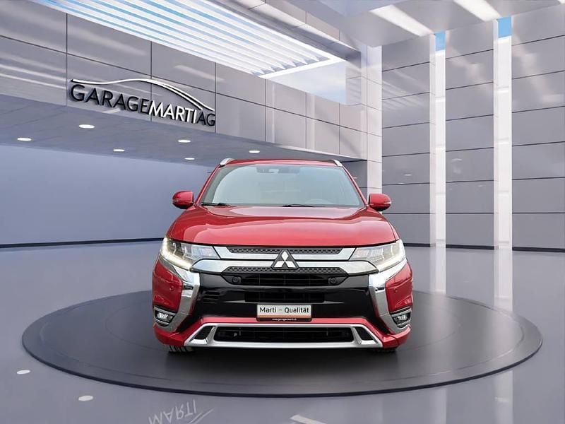 Gebraucht Mitsubishi Outlander P-HEV 224 PS (164 kW) 2018 Rot SUV