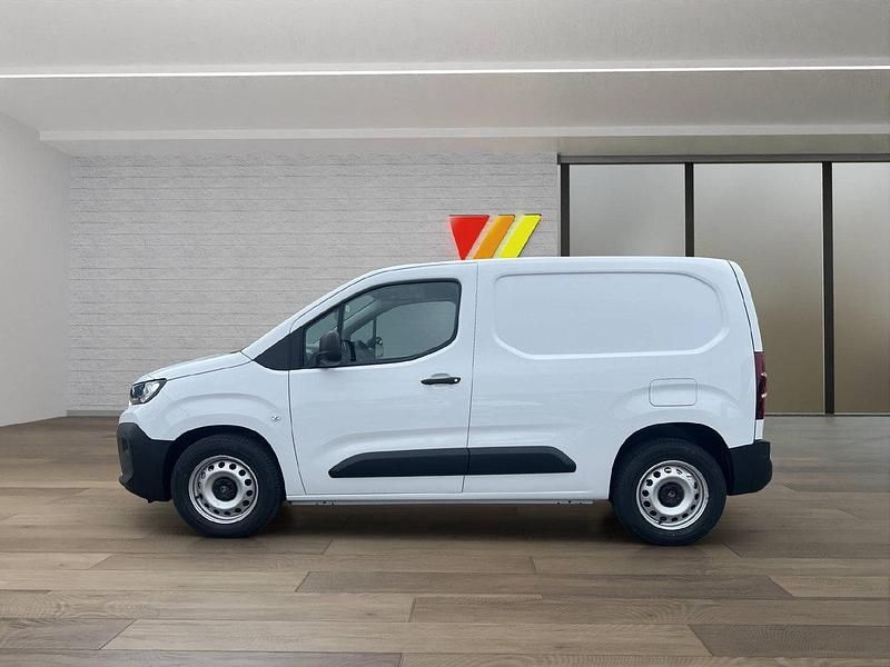 Neu Citroën e-Berlingo First 100 kW (136 PS) 2025 Van / Kleinbus