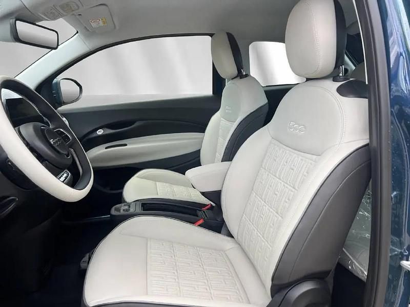 Neu Fiat 500e La Prima 86 kW (118 PS) 2025 Grün Kleinwagen