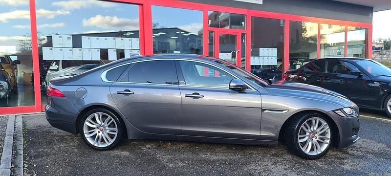 Gebraucht Jaguar XF Portfolio 180 PS (132 kW) 2015 Limousine