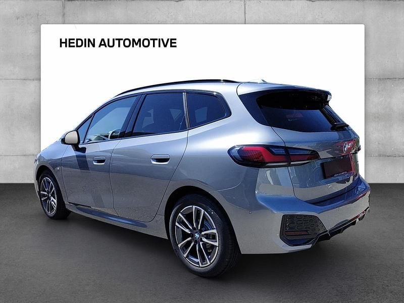 Neu BMW 218 Active Tourer Luxury Line 150 PS (110 kW) 2025 Grau Van / Kleinbus