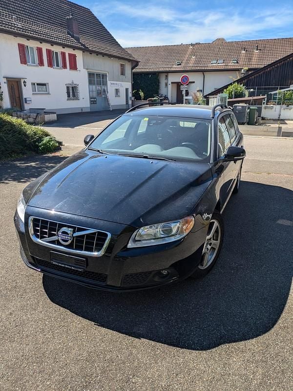 Gebraucht Volvo V70 Momentum 163 PS (119 kW) 2011 Kombi