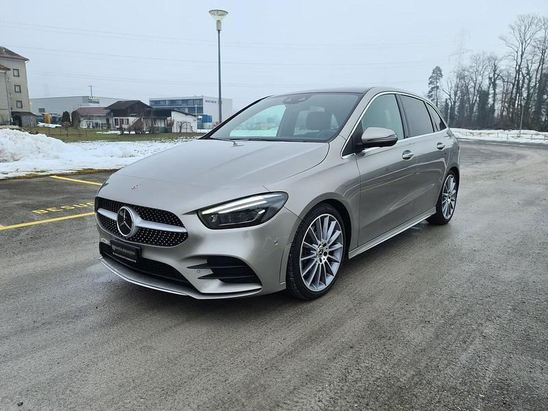 Gebraucht Mercedes B250 AMG line 224 PS (164 kW) 2019 Van / Kleinbus