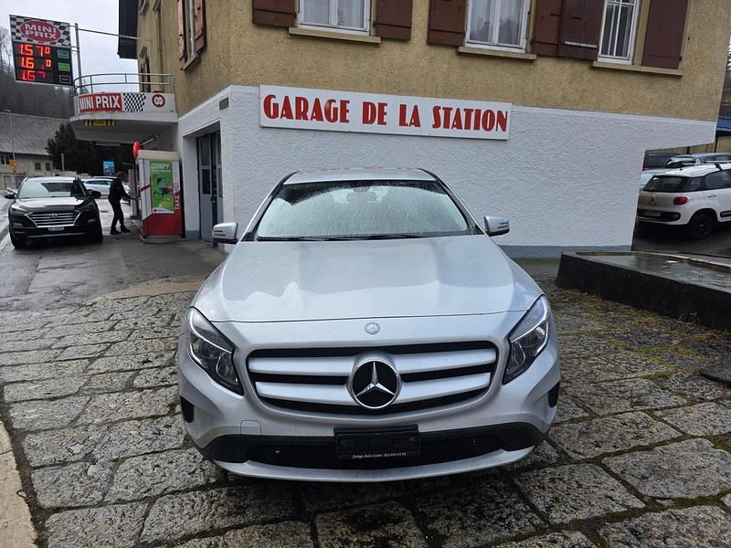 Gebraucht Mercedes GLA200 136 PS (100 kW) 2015 SUV