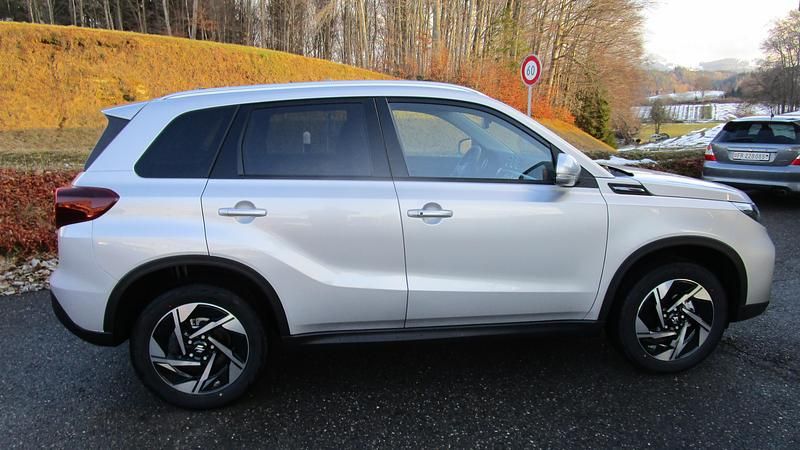 Neu Suzuki Vitara 110 PS (80 kW) 2025 SUV