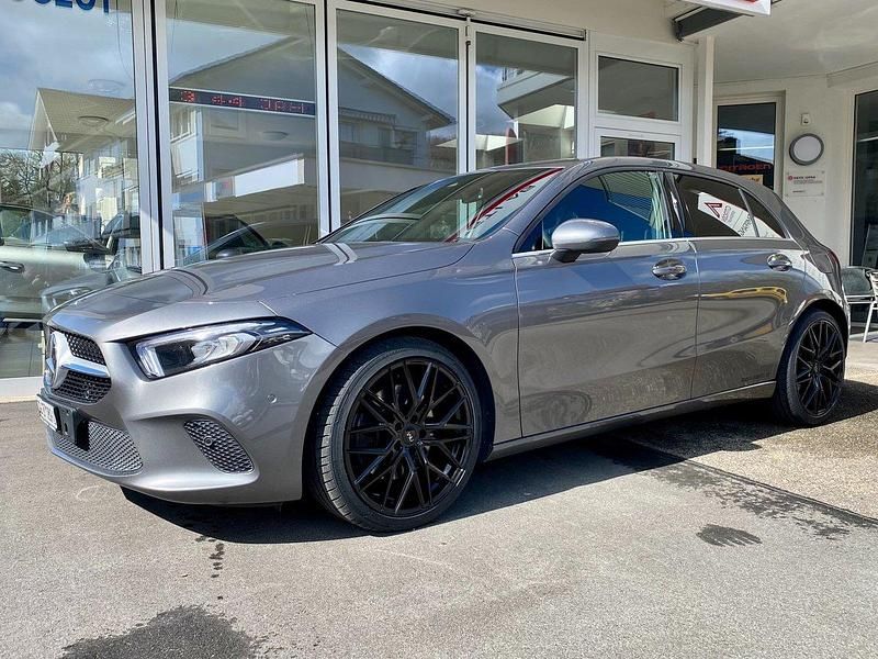 Gebraucht Mercedes A250 Style 224 PS (164 kW) 2018 Grau Limousine
