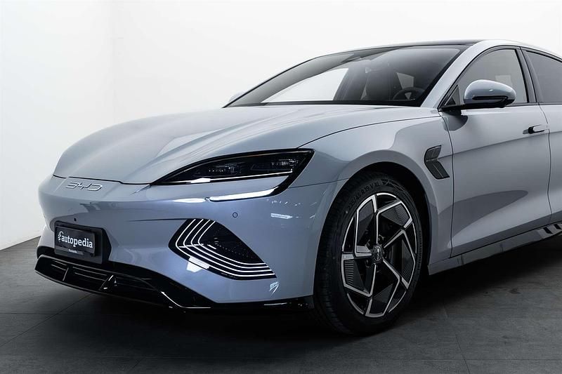 Neu BYD Seal Design 230 kW (313 PS) 2025