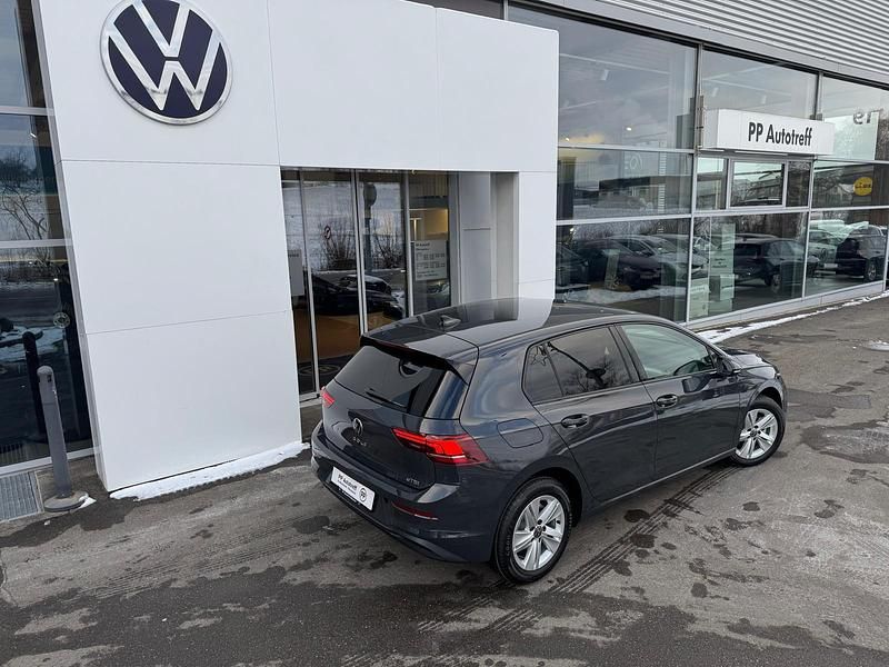 Neu VW Golf Basis 115 PS (84 kW) 2026 Grau Limousine
