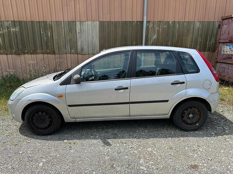 Gebraucht 2003 Ford Fiesta Trend Kleinwagen | CHF 300 - Bild 1/4