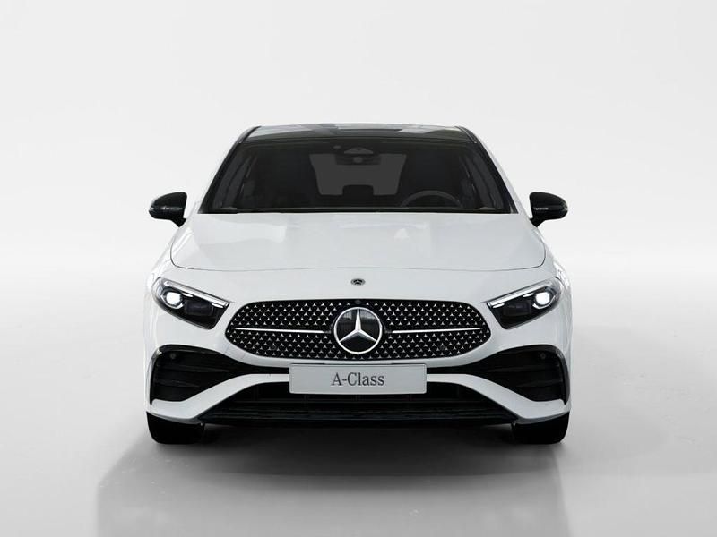 Neu Mercedes A200 AMG line 177 PS (130 kW) 2026 Weiss Limousine