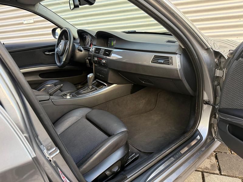 Gebraucht BMW 330 245 PS (180 kW) 2009 Kombi