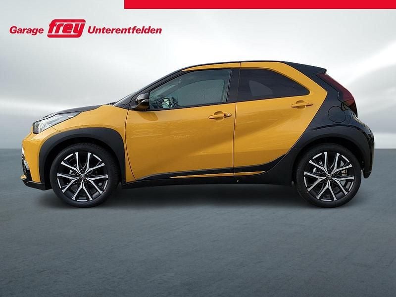Neu Toyota Aygo X Sport 116 PS (85 kW) 2025 Gelb SUV