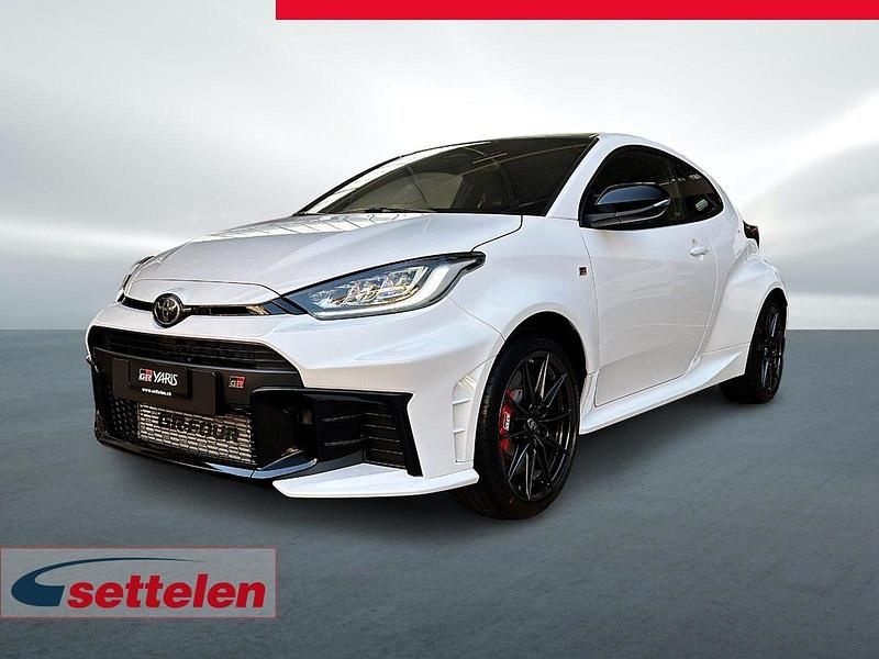 Weiss Gebraucht 2024 Toyota Yaris Sport Limousine | CHF 48’990 - Bild 1/4