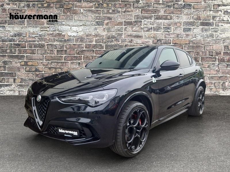 Neu Alfa Romeo Stelvio Quadrifoglio 519 PS (381 kW) 2025 Schwarz SUV
