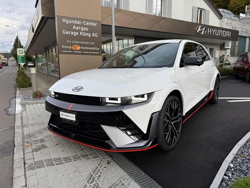 Weiss Neu 2025 Hyundai Ioniq Kleinwagen | CHF 57’500 - Bild 1/4