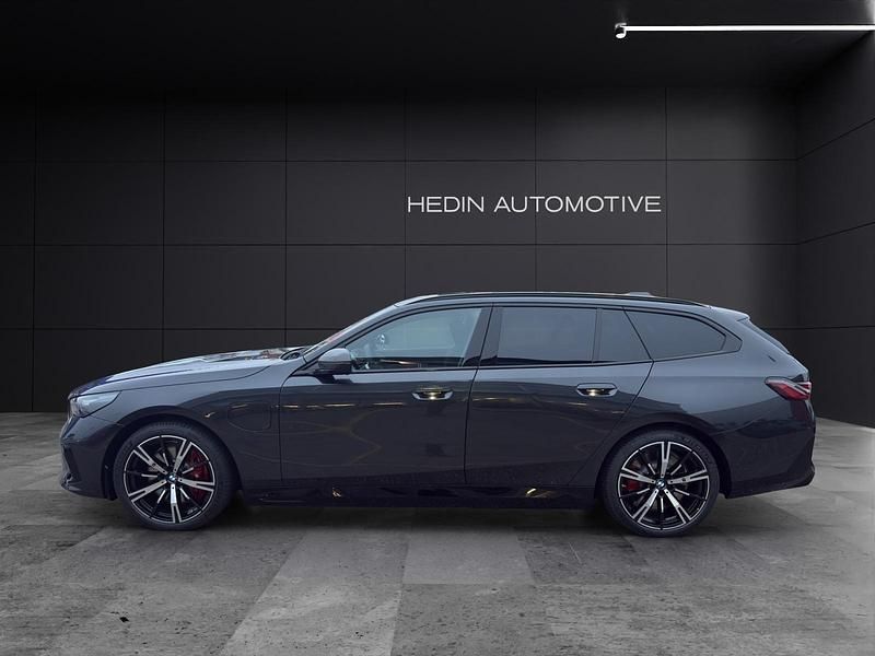 Neu BMW 550e Comfort Edition 489 PS (359 kW) 2025 Grau Kombi