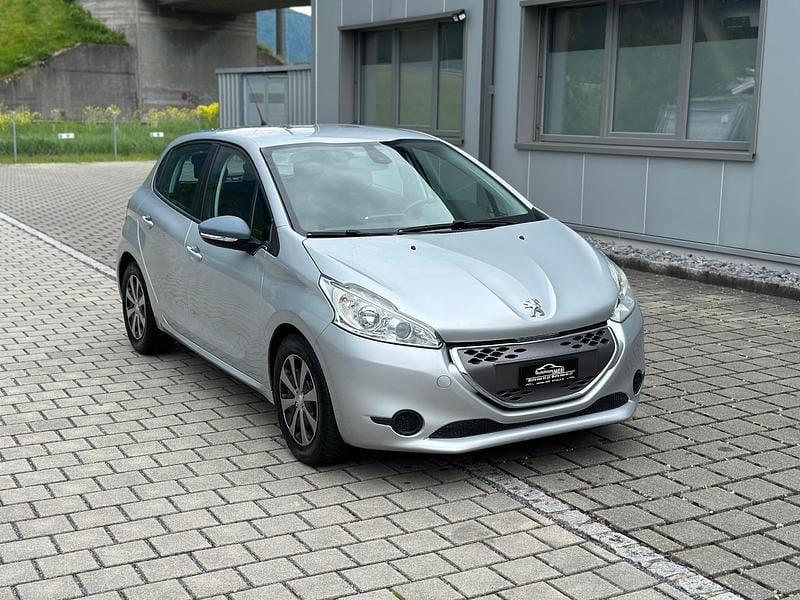 Gebraucht Peugeot 208 Active 68 PS (50 kW) 2013 Kleinwagen