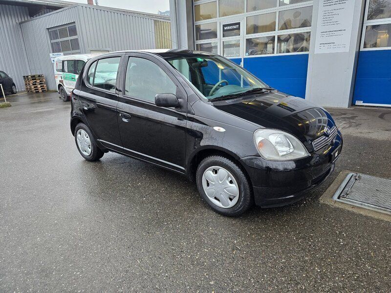 Gebraucht 1999 Toyota Yaris Sol Kleinwagen | CHF 2’900 (Etwas zu teuer) - Bild 1/4