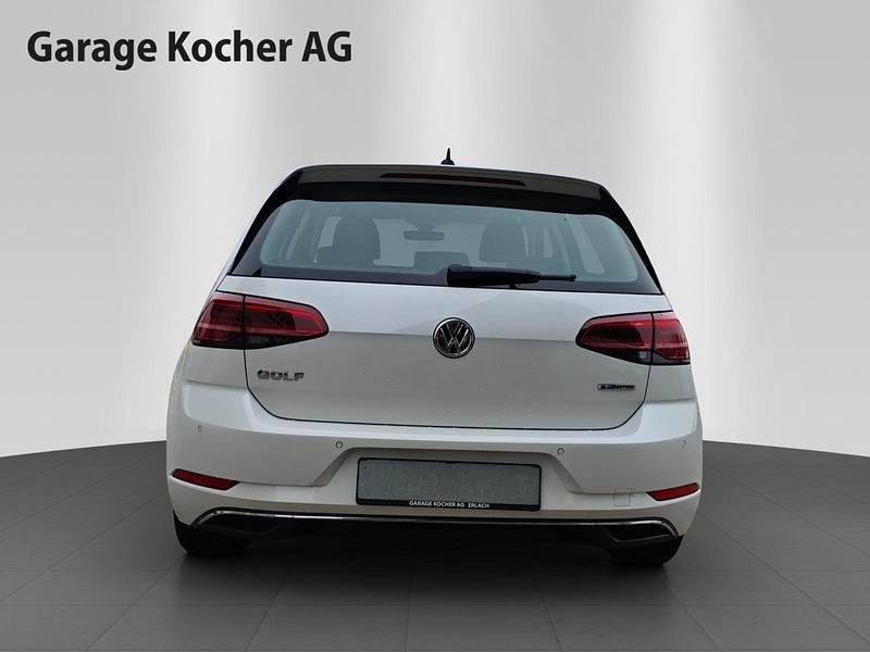 Gebraucht VW Golf VII Comfortline 130 PS (95 kW) 2018 Weiss Limousine