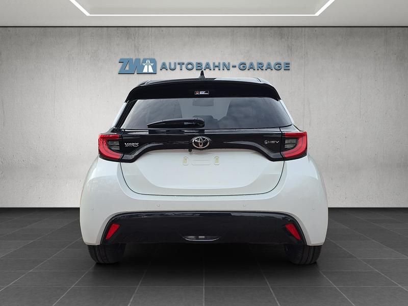Neu Toyota Yaris Hybrid Premium 131 PS (96 kW) 2025 Weiss Limousine