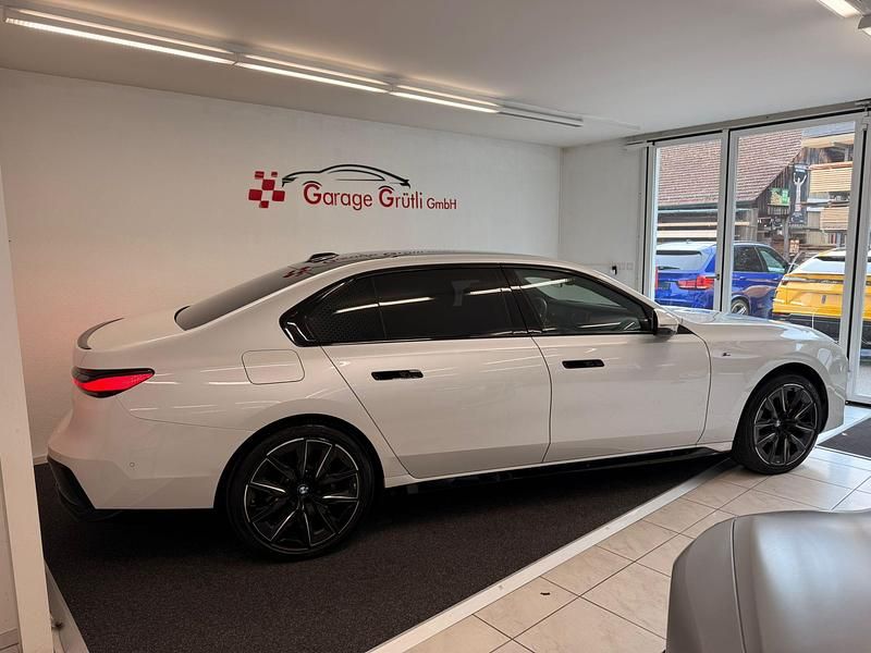 Gebraucht BMW 740 M Sport 286 PS (210 kW) 2024 Limousine