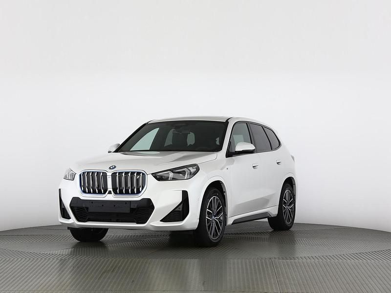 Weiss Gebraucht 2023 BMW iX1 Comfort Edition SUV | CHF 42’550 (Superpreis) - Bild 1/4