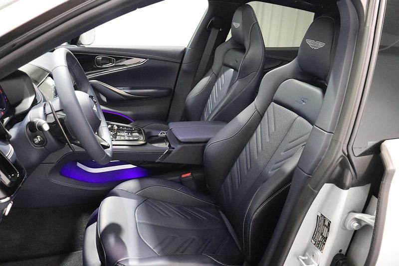 Neu Aston Martin DBX 727 PS (534 kW) 2026 SUV