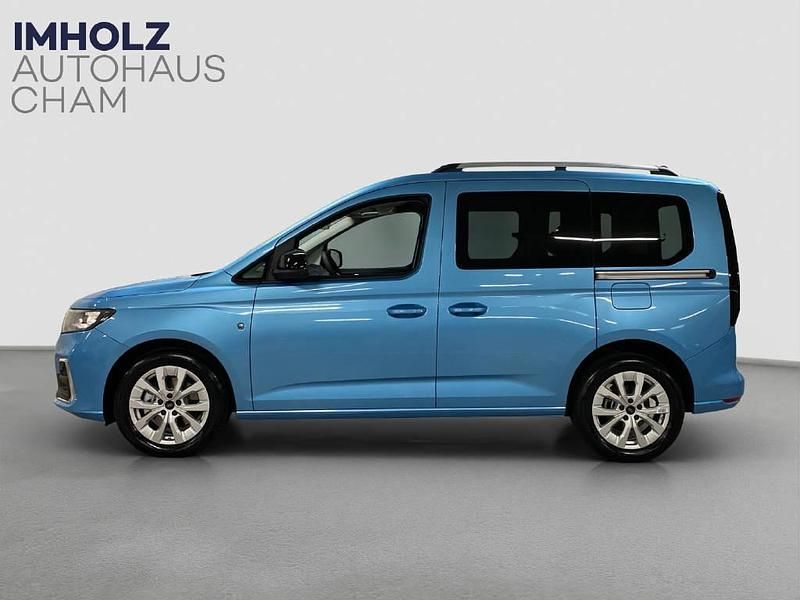 Neu Ford Tourneo Titanium 122 PS (89 kW) 2025 Blau Kombi