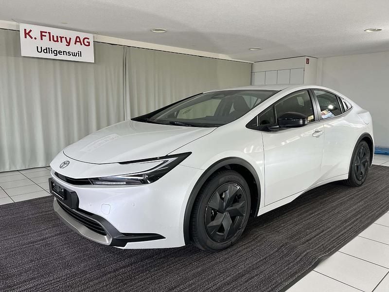 Weiss Gebraucht 2023 Toyota Prius Trend Kleinwagen | CHF 39’300 (Etwas zu teuer) - Bild 1/4