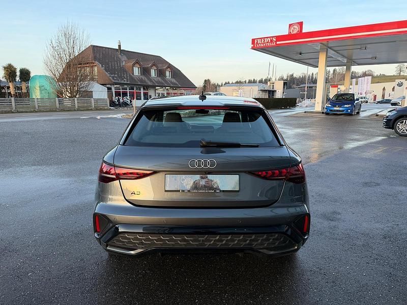 Gebraucht Audi A3 Sportback e-tron S-Line 150 PS (110 kW) 2025 Kleinwagen