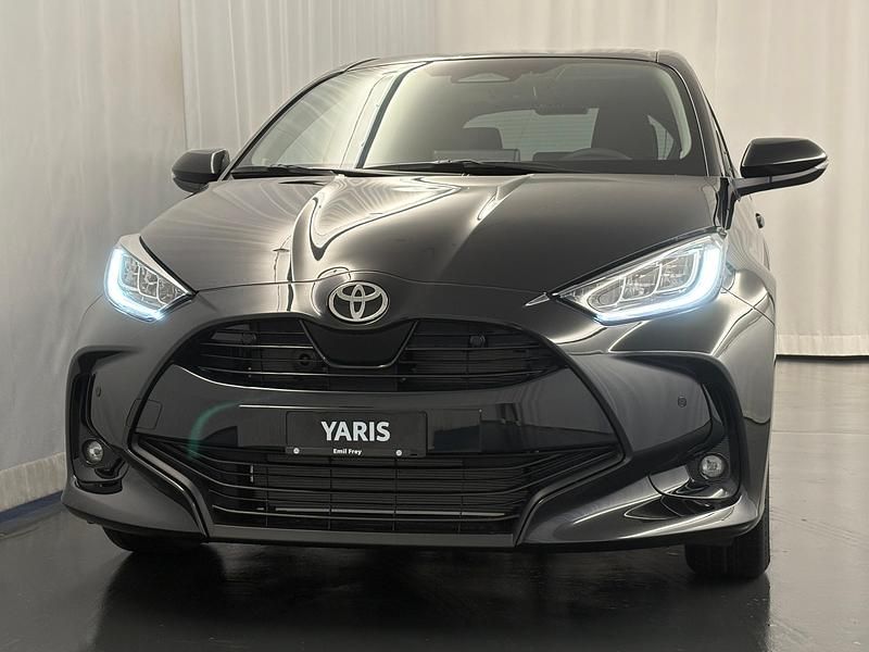 Schwarz Neu 2026 Toyota Yaris Hybrid Trend Limousine | CHF 28’800 (Fairer Preis) - Bild 1/4