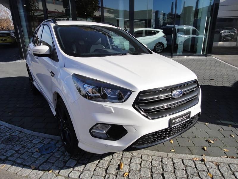 Gebraucht Ford Kuga ST-Line 177 PS (130 kW) 2018 Weiss SUV