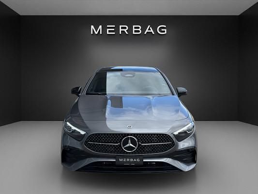 Neu Mercedes A200 163 PS (119 kW) 2025 Grau Limousine